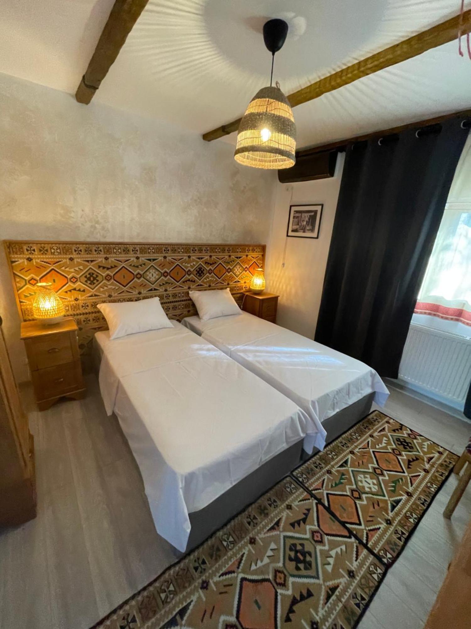 Hotel Casa Romaneasca 오토페니 외부 사진