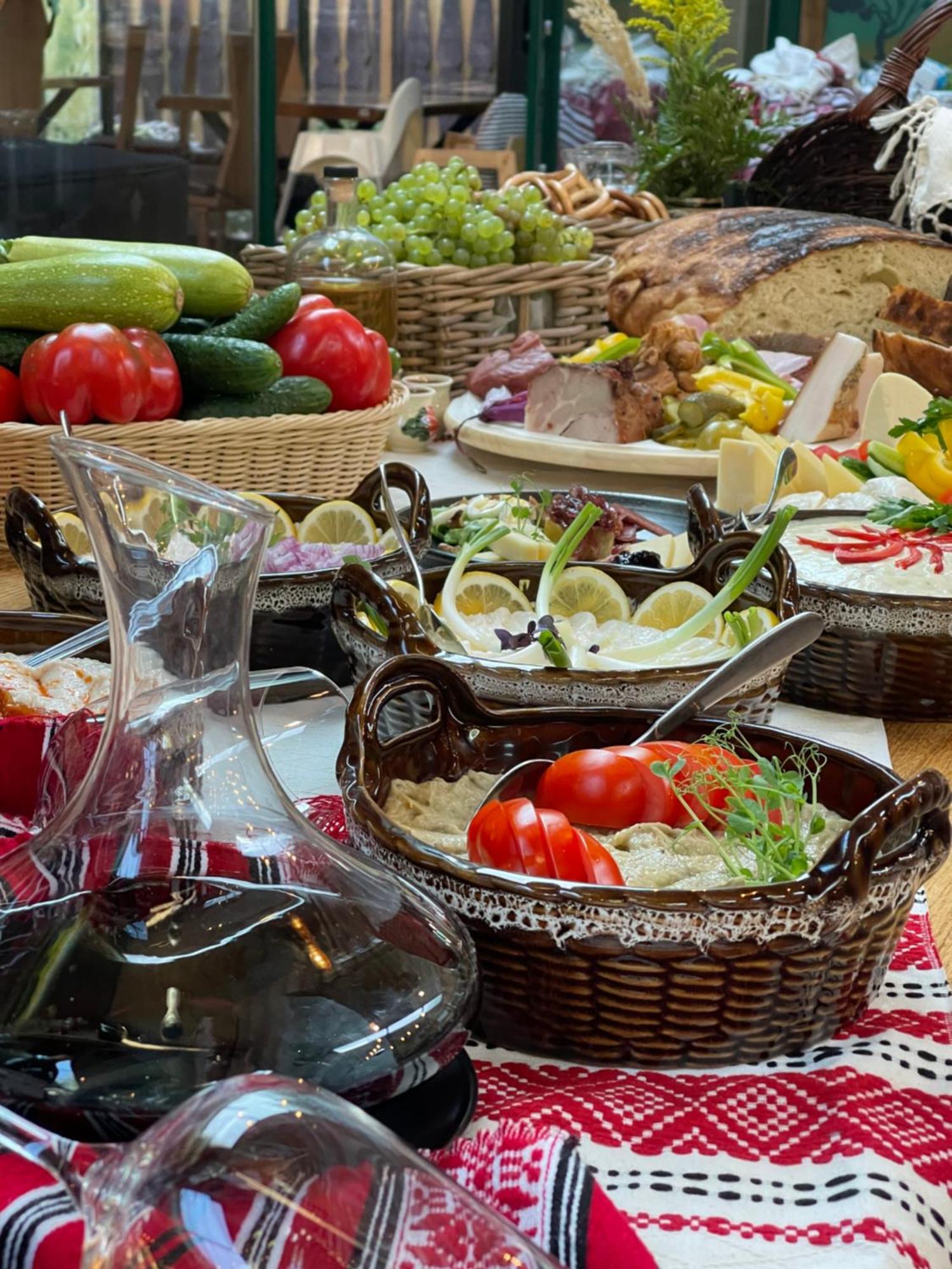 Hotel Casa Romaneasca 오토페니 외부 사진