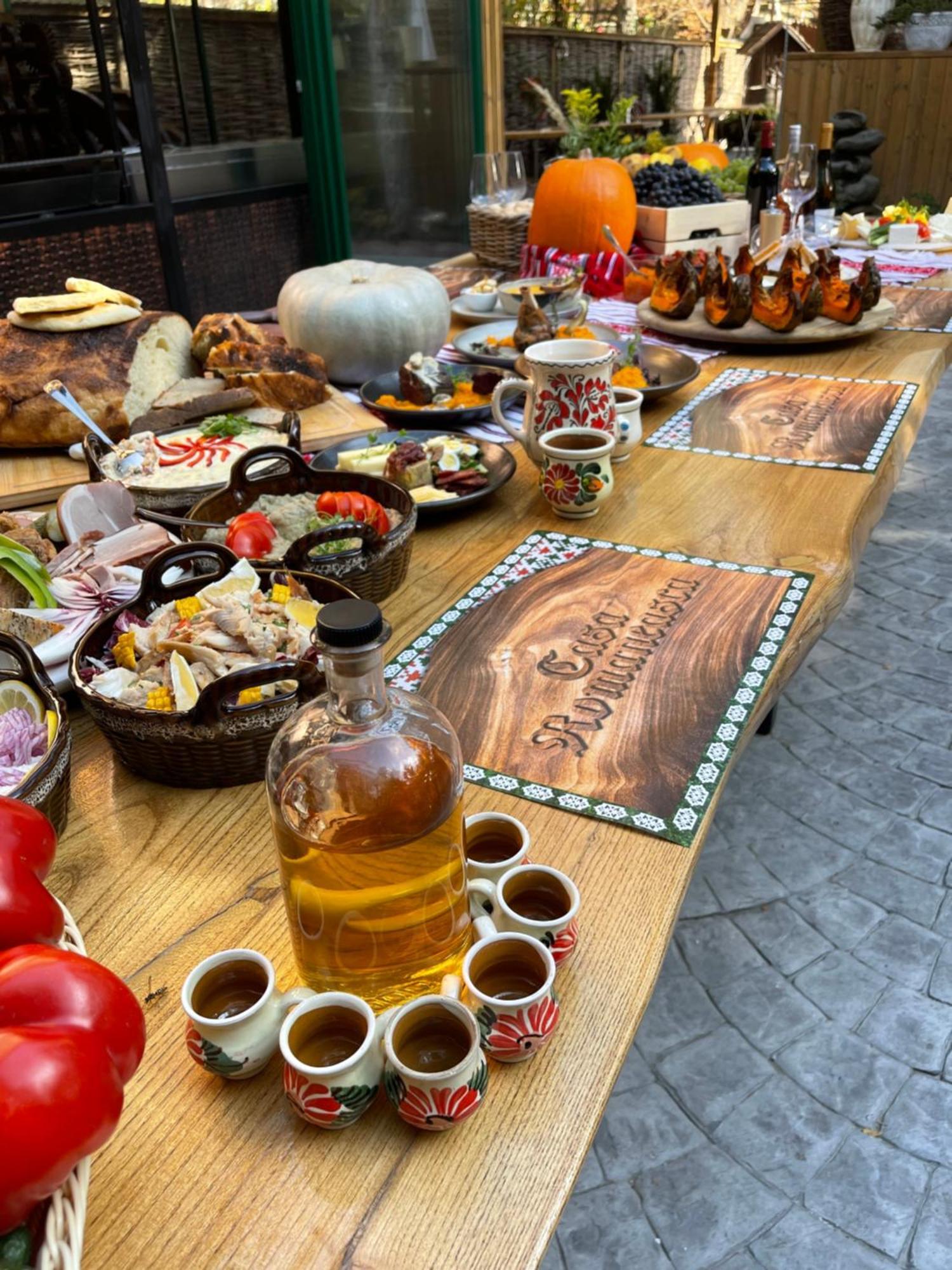 Hotel Casa Romaneasca 오토페니 외부 사진