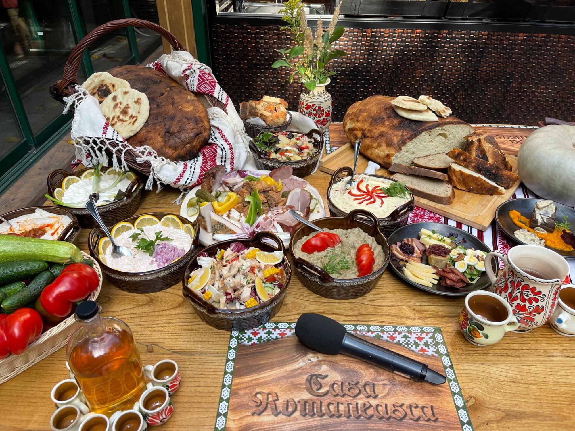 Hotel Casa Romaneasca 오토페니 외부 사진