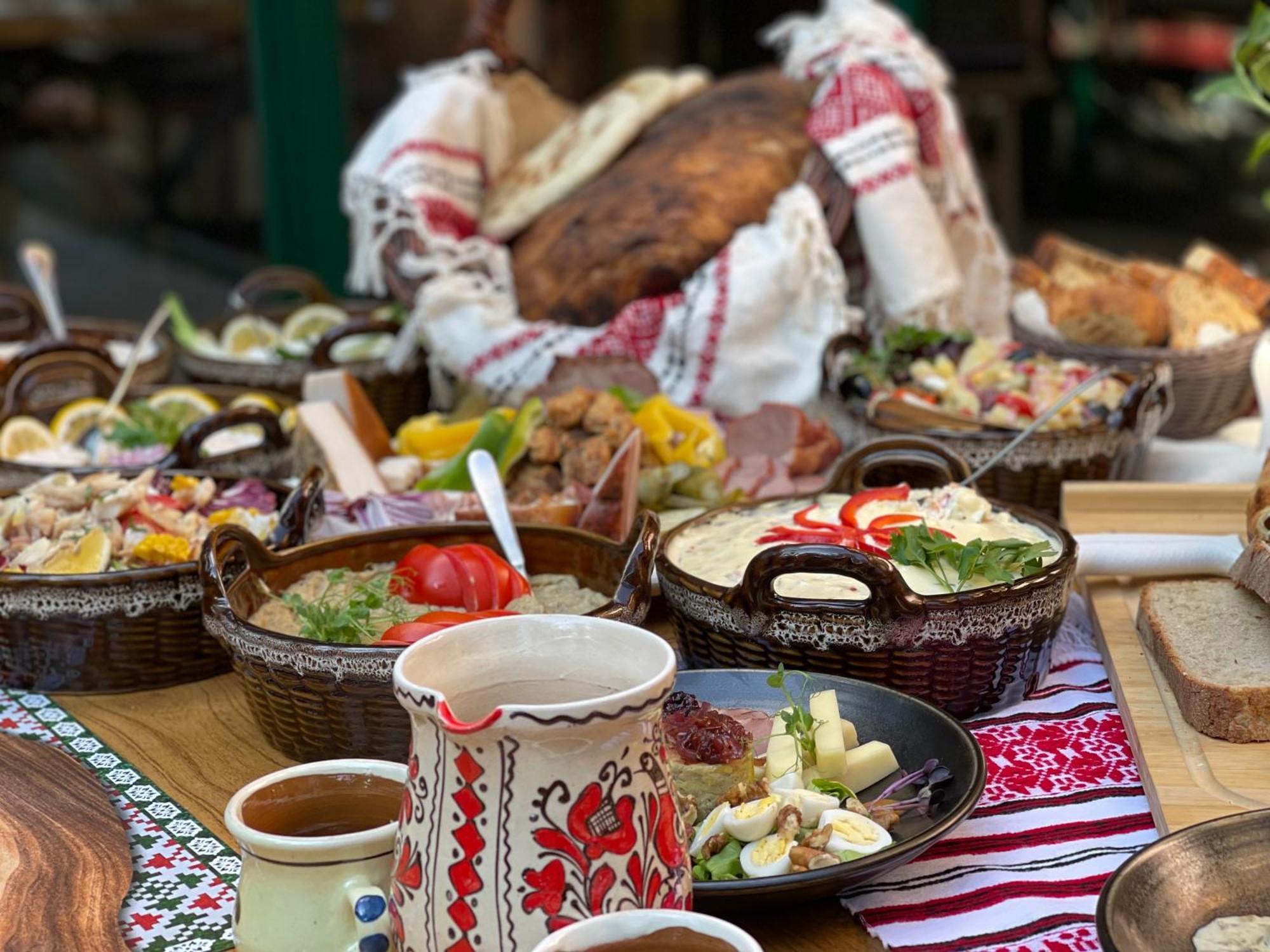 Hotel Casa Romaneasca 오토페니 외부 사진