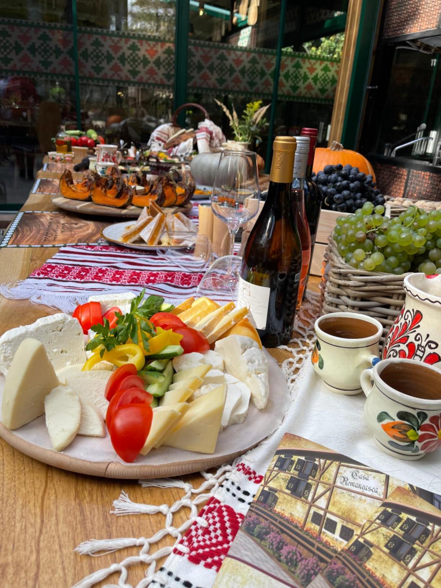 Hotel Casa Romaneasca 오토페니 외부 사진